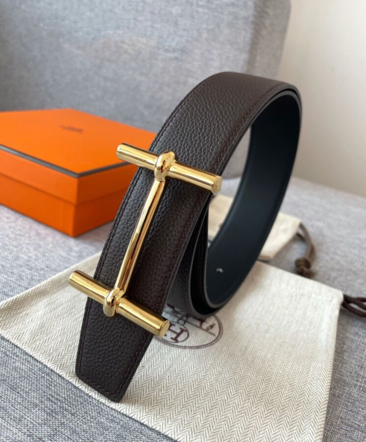 Her..mes Royal Belt, Luxury Leather Belt, Her..mes Reversible Leather Strap, Her..mes Belt Buckle, Men's Fashion Accessories