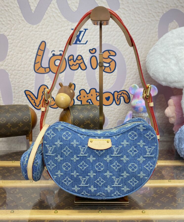 L.*V Croissant MM M46856 Blue