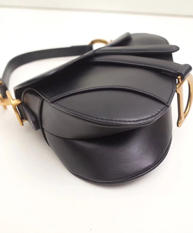 Di.ar Saddle Bag, Luxury Handbag, Black Saddle Bag, High-End Di.ar Bag, Di.ar Bag M0446