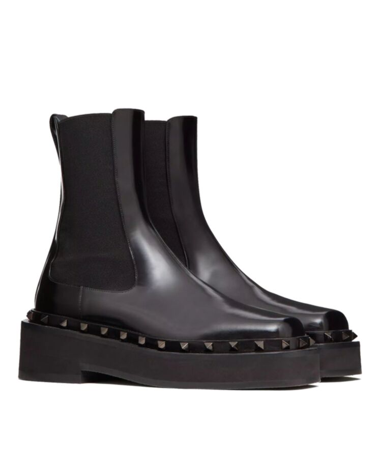 Valen.tino Women’s M-Way Rockstud Beatle In Calfskin With Tone-On-Tone Studs 50 MM Black