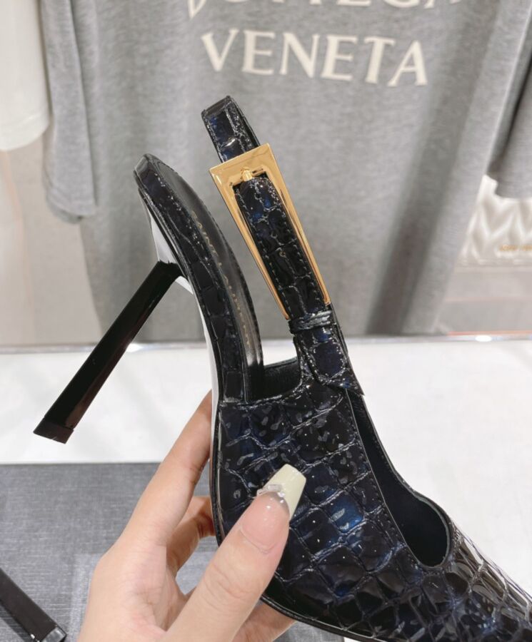 Saint.Lau.rent Women’s Lee Slingback Pumps In Crocodile-Embossed Leather Black