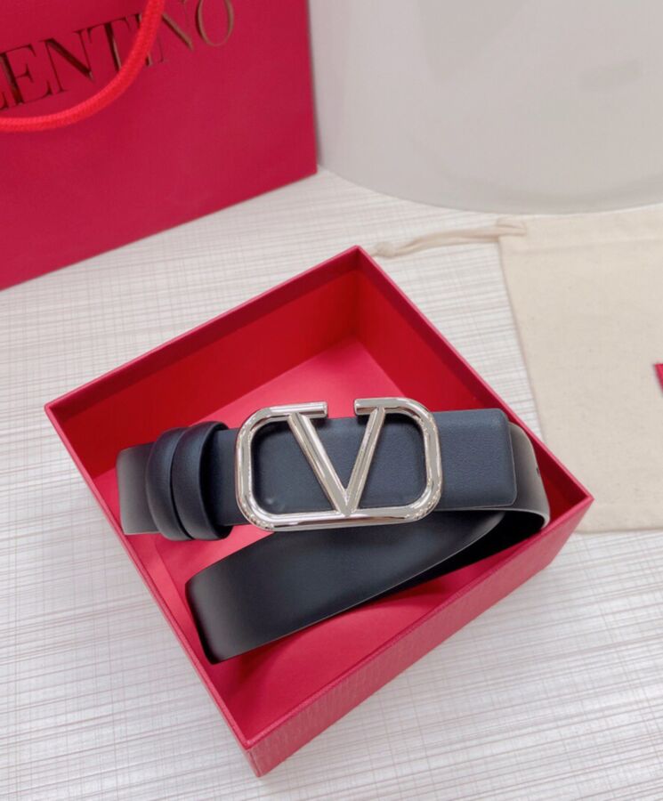 Valen.tino Vlogo Signature Calfskin Belt Black