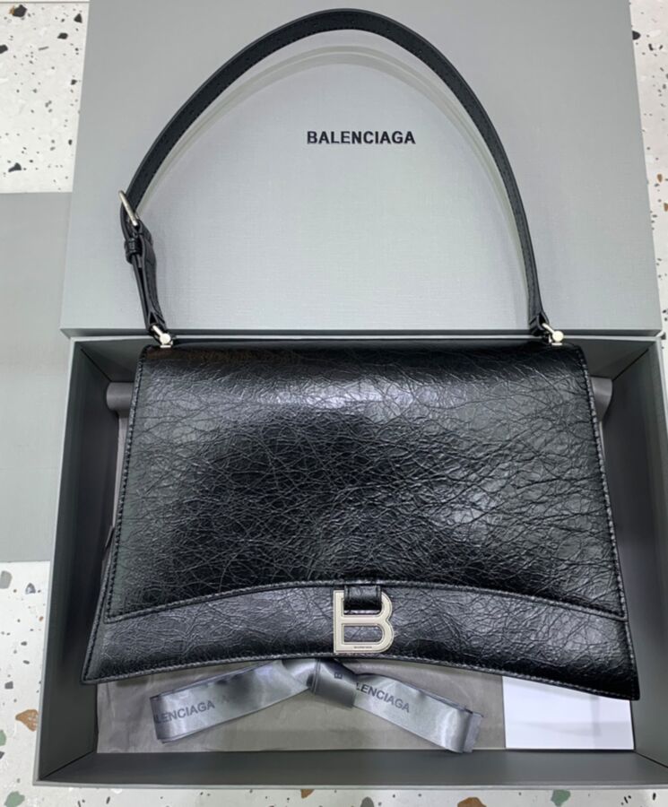 Balen.ciaga Crush Medium Sling Bag Black