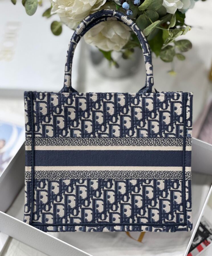 Di.ar Small Di.ar Book Tote Dark Blue