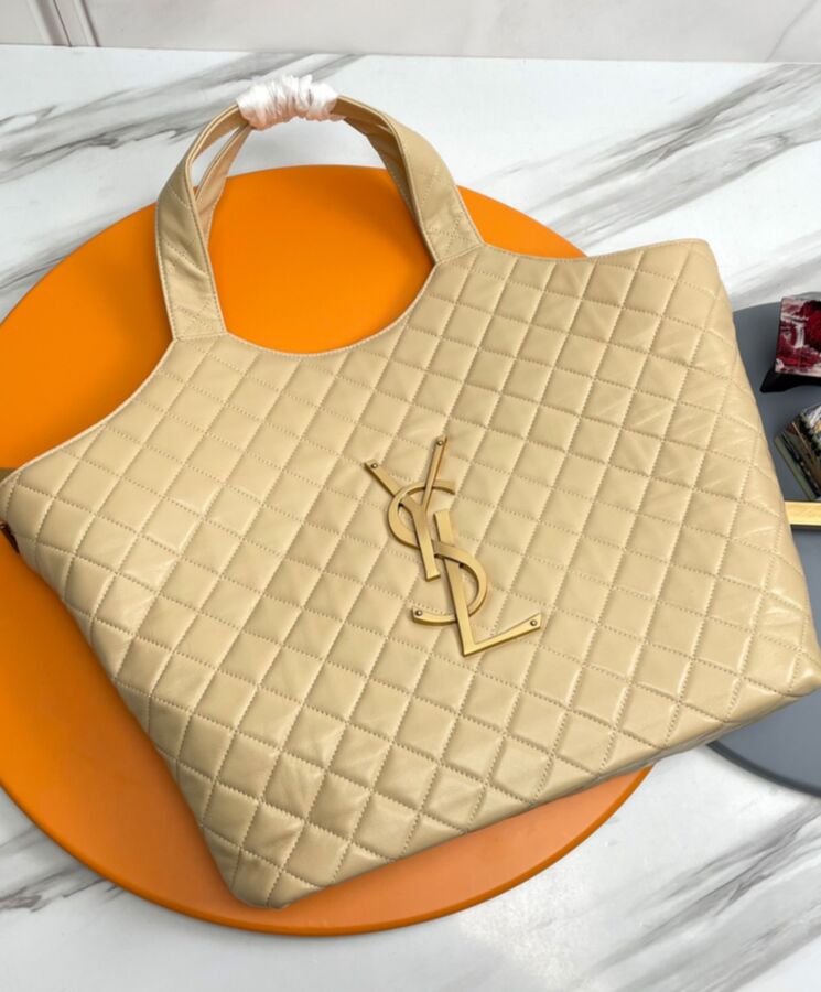 Saint.Lau.rent Icare Maxi Shopping Bag In Quilted Nubuck Suede Apricot