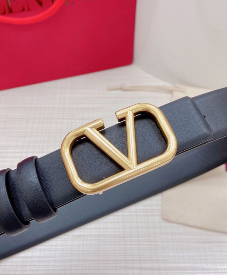 Valen.tino Vlogo Signature Calfskin Belt Black