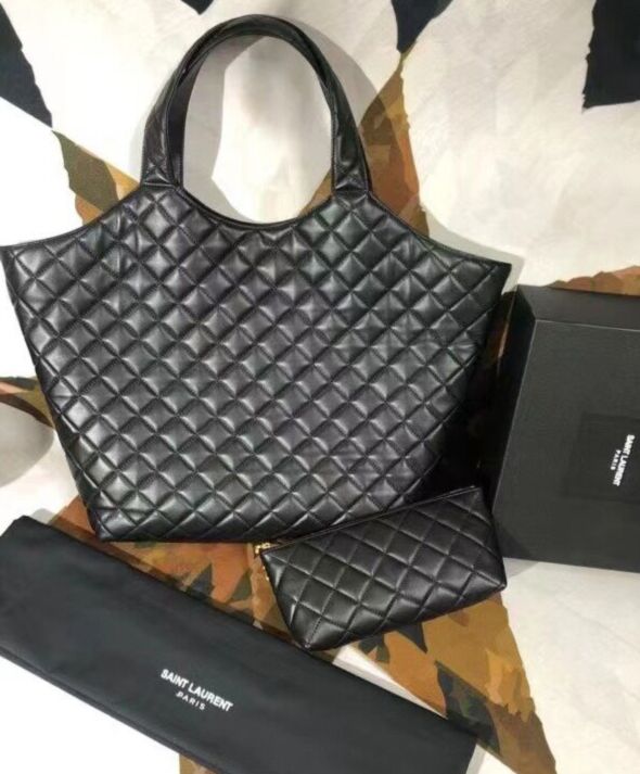 Saint.Lau.rent Icare Maxi Shopping Bag In Quilted Lambskin Black