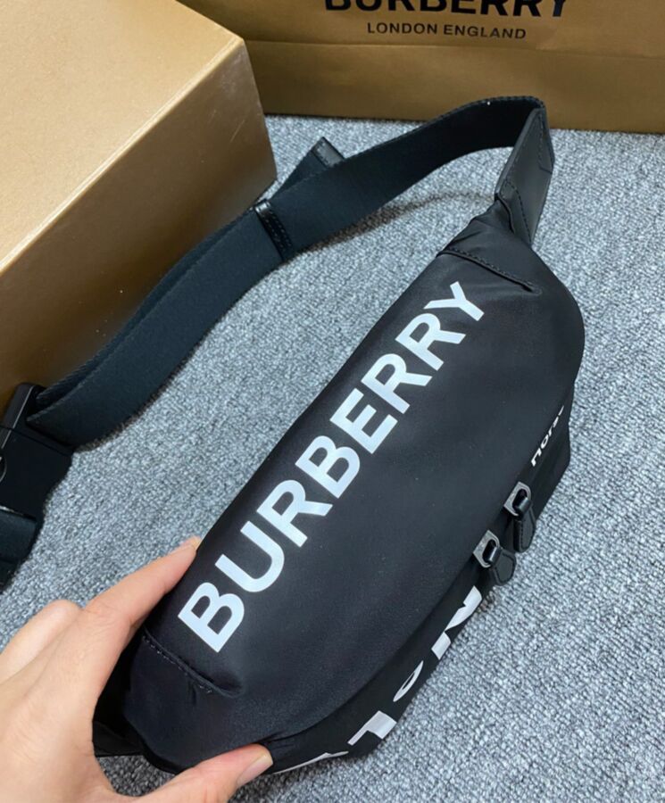 Bur.berri Sonny Bum Bag Black