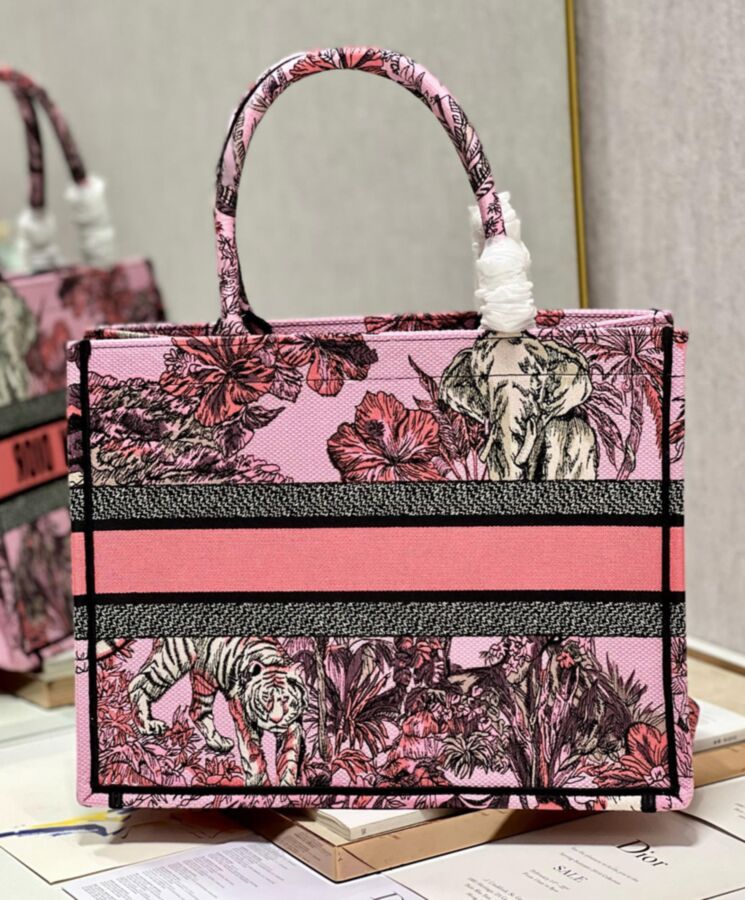 Di.ar Medium Di.ar, Di.ar Book Tote, Pink Di.ar Tote, Luxury Handbag, Di.ar Paris Signature Design