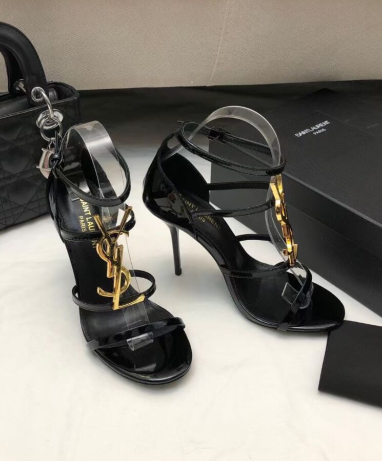 Saint.Lau.rent Women’s Cassandra Sandals In Patent Leather Black