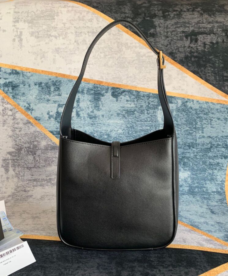 Saint.Lau.rent Le 5 A 7 Soft Small Hobo Bag In Smooth Leather Black