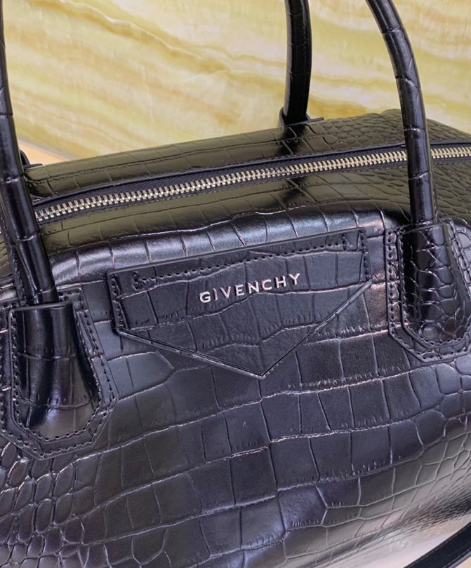 Given.*chy Medium Antigona Soft Bag In Crocodile Effect Leather Black