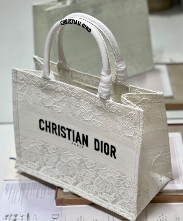 Di.ar Medium Di.ar Book Tote Cream