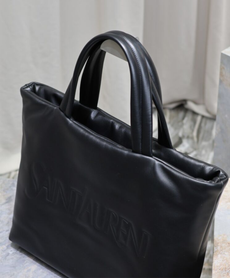 Saint.Lau.rent Tote In Nappa Lambskin Black