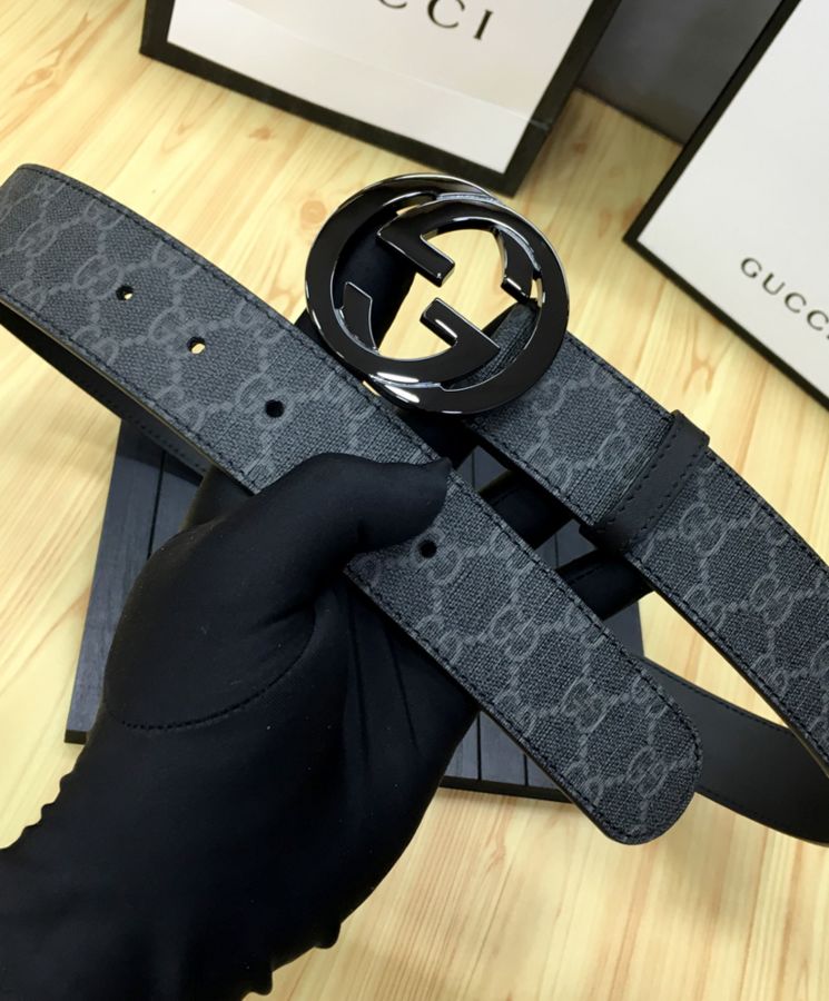 G.U.C.C GG Supreme, GG Supreme belt, G buckle 370543, G.U.C.C belt, Luxury fashion accessory