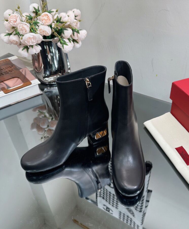 Valen.tino Garavani Heritage, Calfskin Ankle Boot, Black 60MM Boot, Luxury Leather Boots