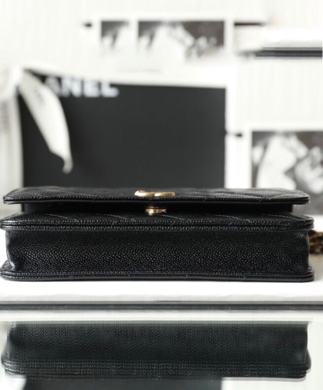 Cha.nel Wallet on Chain Black