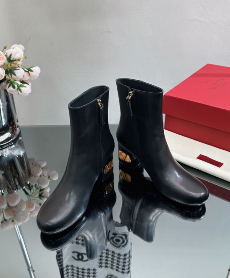 Valen.tino Garavani Heritage, Calfskin Ankle Boot, Black 60MM Boot, Luxury Leather Boots