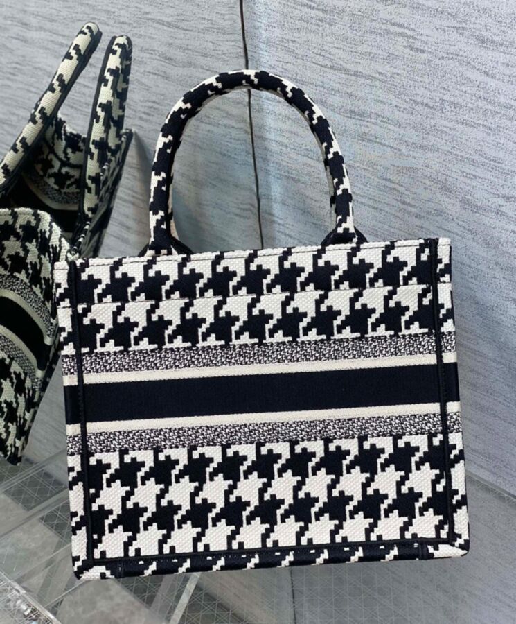 Di.ar Small Di.ar Book Tote, Di.ar Aesthetic, Maria Grazia Chiuri, Black and White Houndstooth, Di.ar PARIS Signature