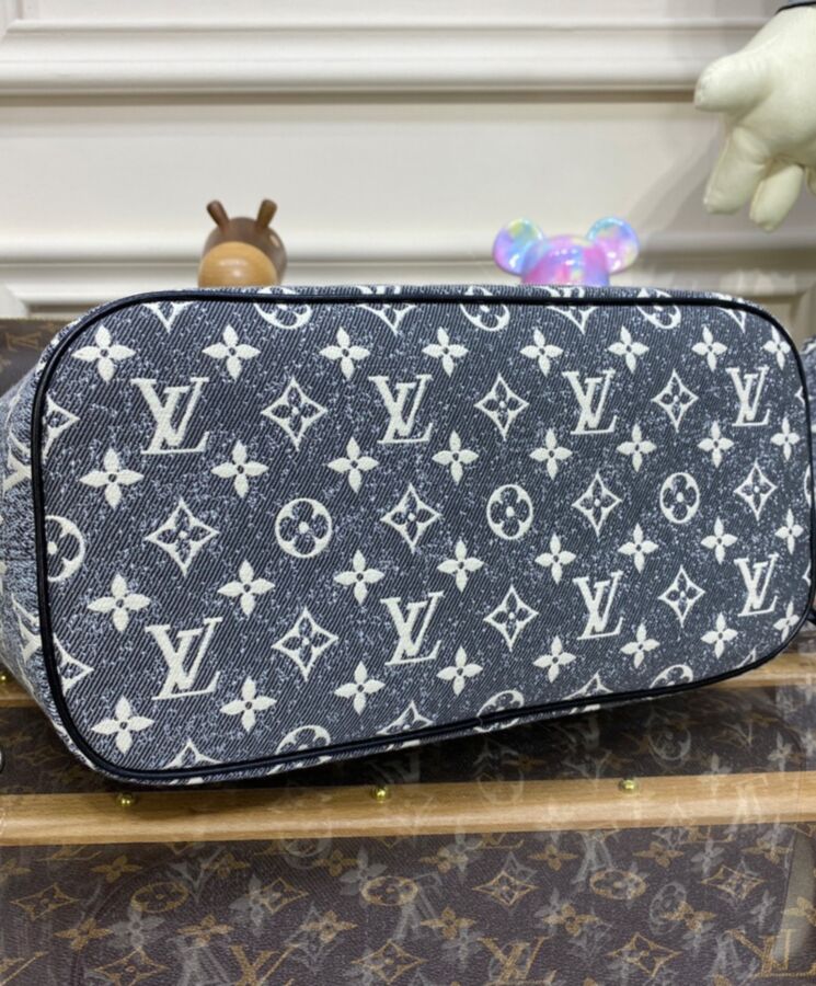 L.*V Neverfull MM M21465 Black