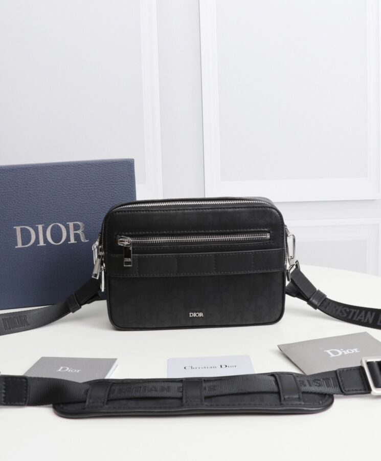 Di.ar Safari Messenger Bag, Black Messenger Bag, Di.ar Oblique Galaxy Leather, Luxury Leather Bag