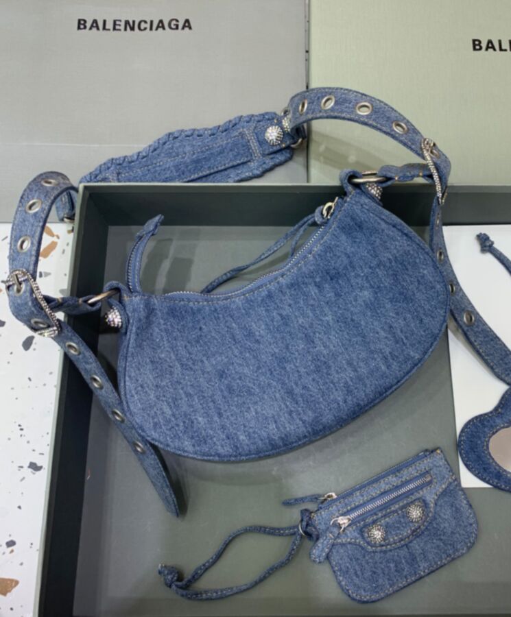 Balen.ciaga Le Cagole Shoulder Bag In Denim With Rhinestone Blue