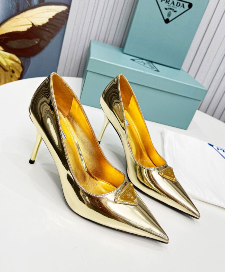 Pra.-da Women’s Metallic Leather Pumps Golden