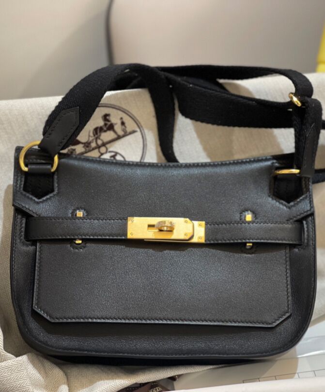 Her..mes Jypsiere Mini Bag Black