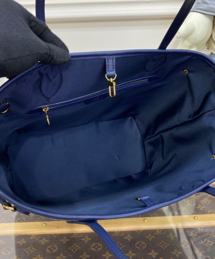 L.*V Neverfull MM M22921 Blue