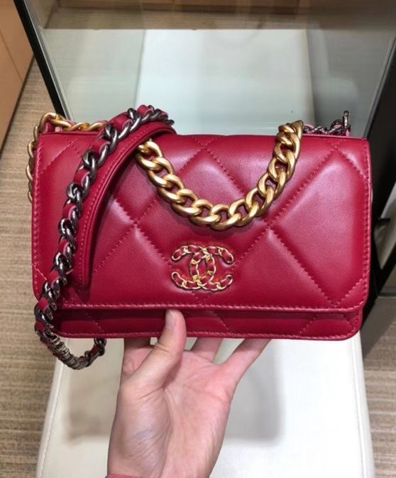 Cha.nel 19 Wallet On Chain Red