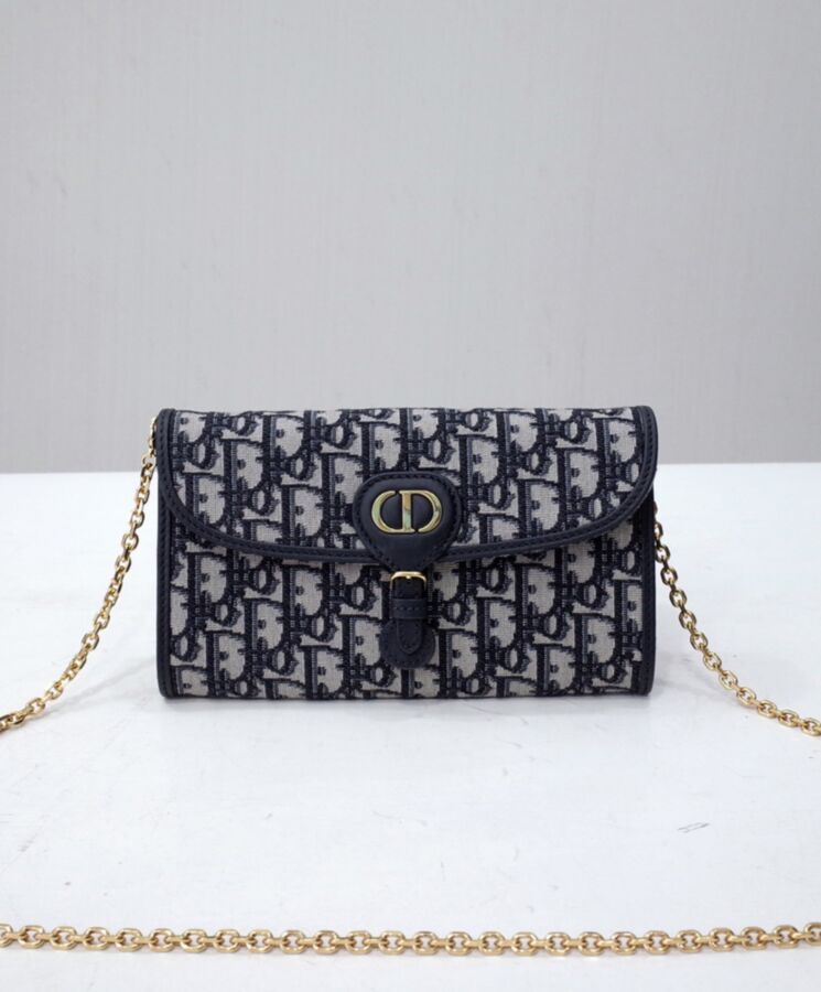 Di.ar Bobby East-West Pouch With Chain Dark Blue