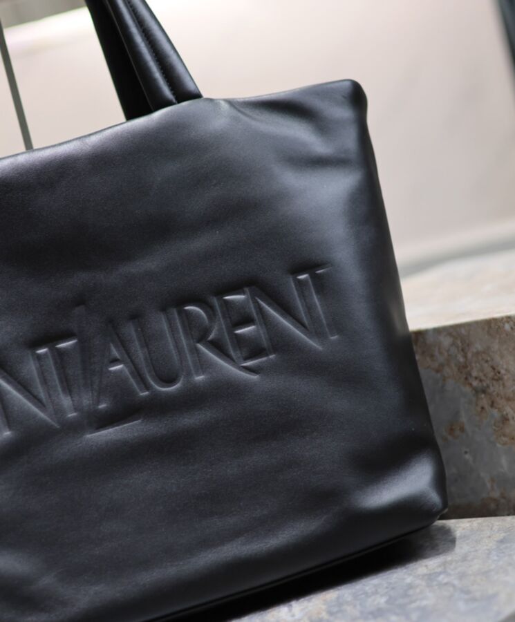 Saint.Lau.rent Tote In Nappa Lambskin Black