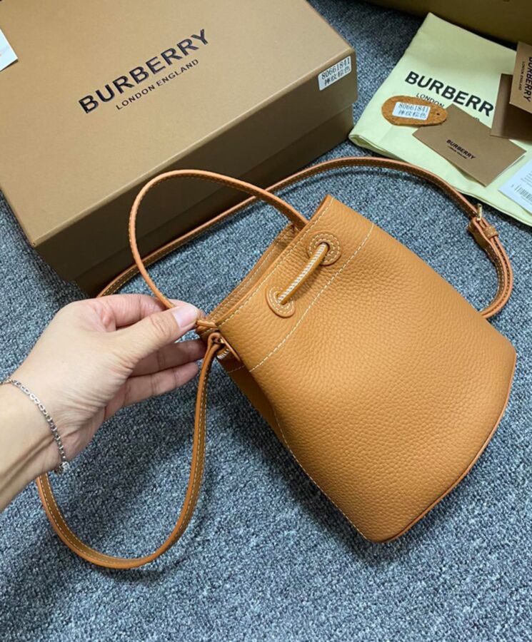 Bur.berri Mini TB Bucket Bag