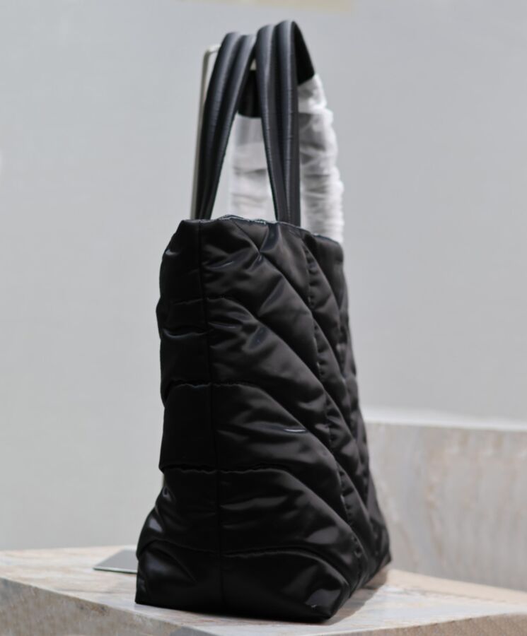 Saint.Lau.rent Puffer Tote In Econyl Black