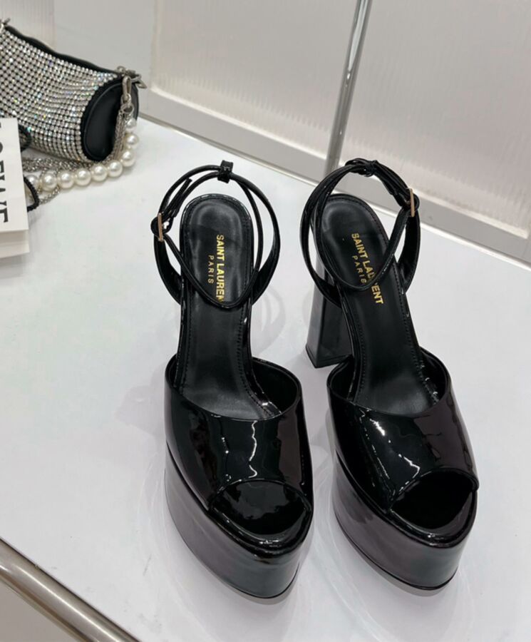 Saint.Lau.rent Women's, Jodie Platform Sandals, Patent Leather Black, Luxury Footwear