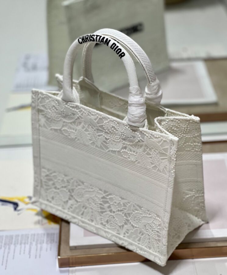 Di.ar Small Di.ar Book Tote Cream