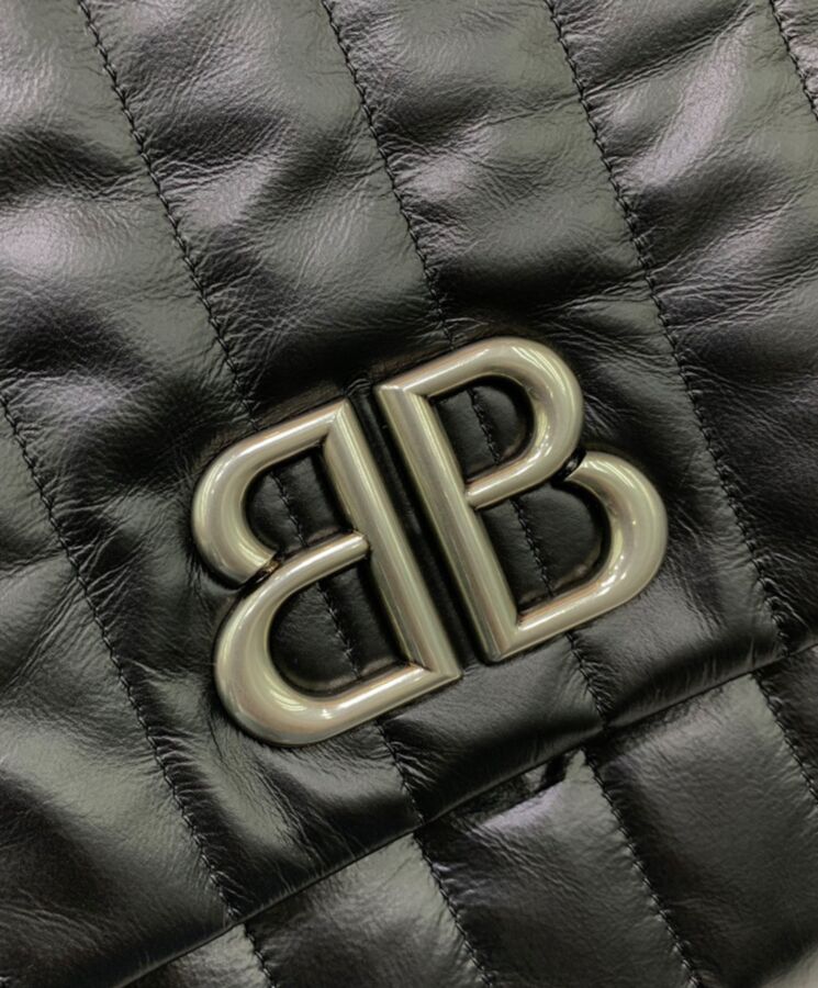 Balen.ciaga Monaco Large Chain Bag Quilted Black