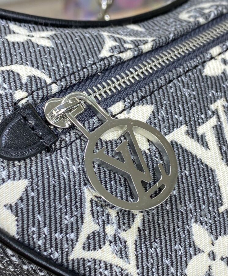 L.*V Loop, Monogram Jacquard Denim Bag, L.*V Circle zip pull, SiL.*Ver-tone hardware, Removable adjustable strap.