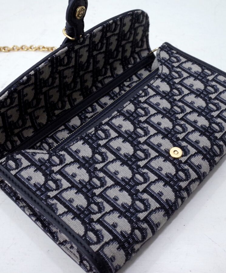 Di.ar Bobby East-West Pouch With Chain Dark Blue