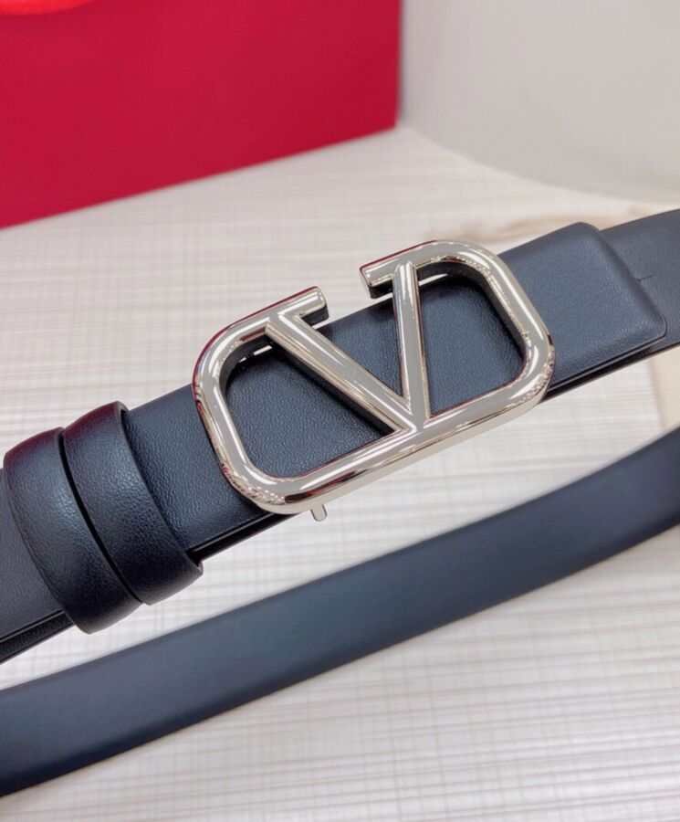 Valen.tino Vlogo Signature Calfskin Belt Black