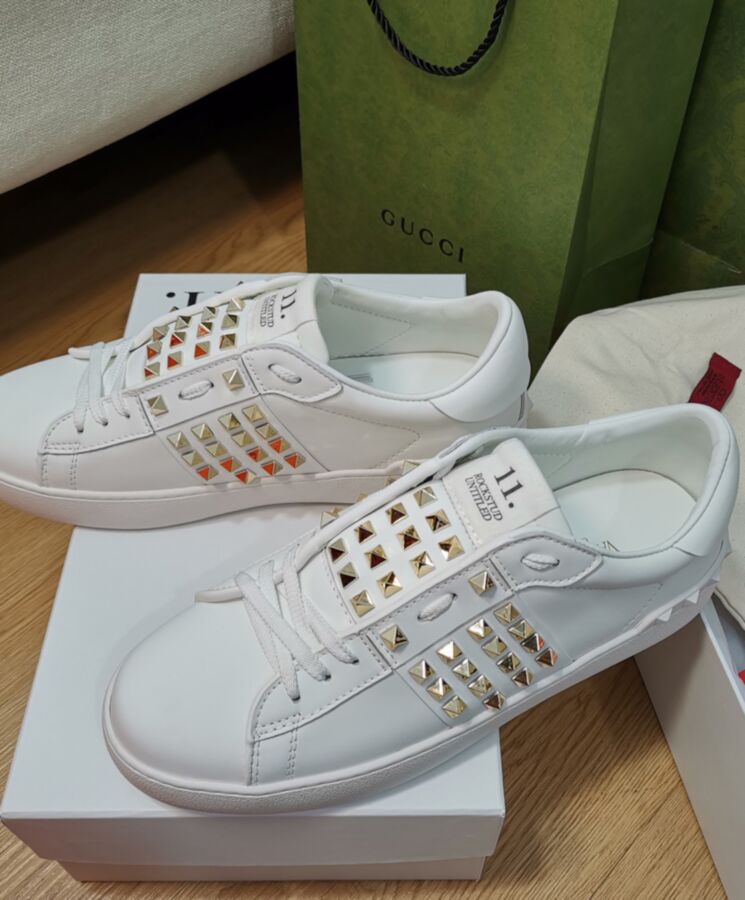 Valen.tino Unisex Rockstud Untitled Studded Sneakers White