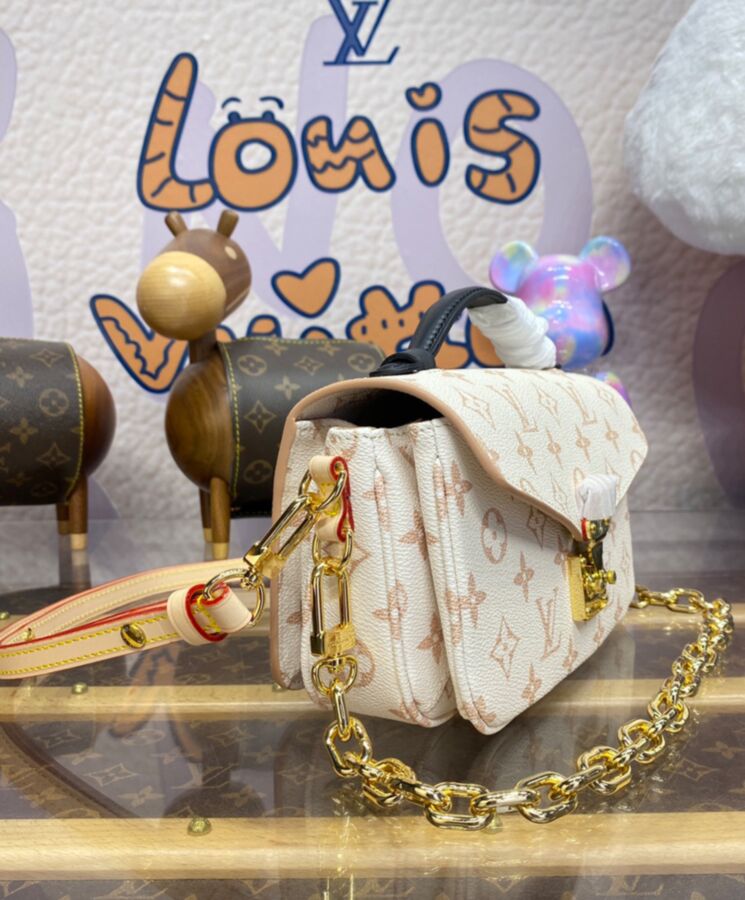 L.*V Pochette Metis East West M46914 Cream