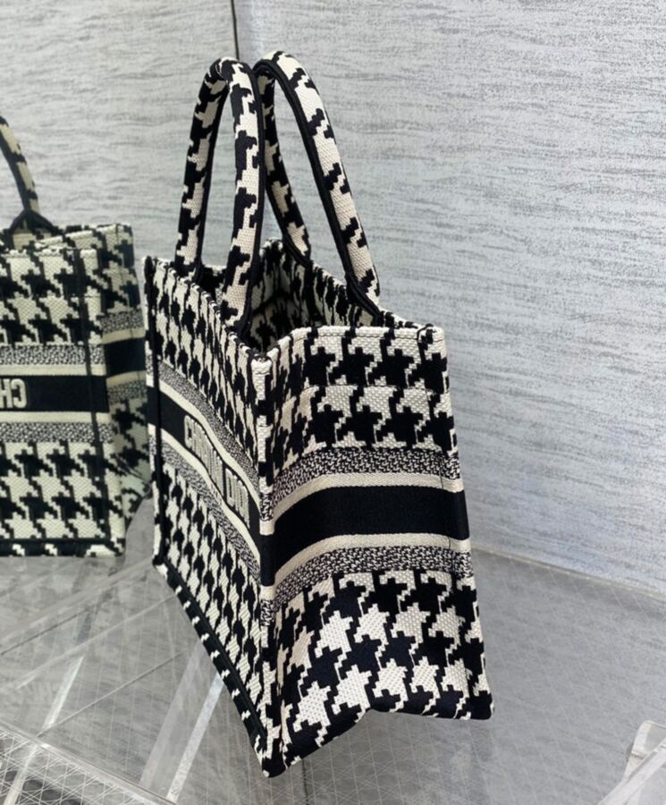 Di.ar Small Di.ar Book Tote, Di.ar Aesthetic, Maria Grazia Chiuri, Black and White Houndstooth, Di.ar PARIS Signature