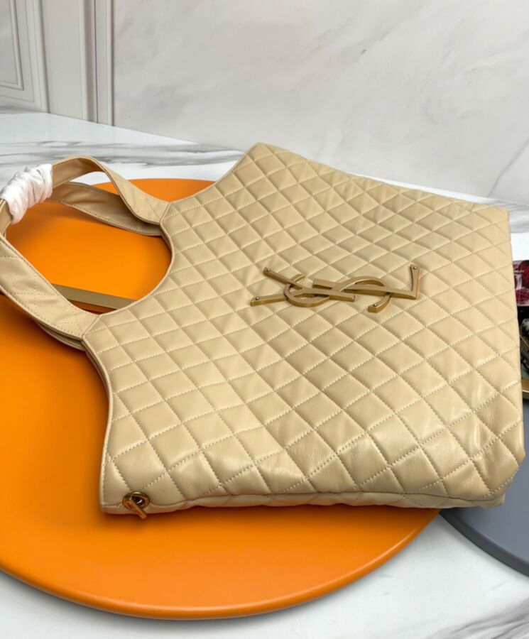 Saint.Lau.rent Icare Maxi Shopping Bag In Quilted Nubuck Suede Apricot