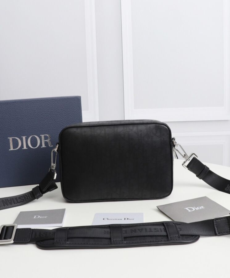 Di.ar Safari Messenger Bag, Black Messenger Bag, Di.ar Oblique Galaxy Leather, Luxury Leather Bag