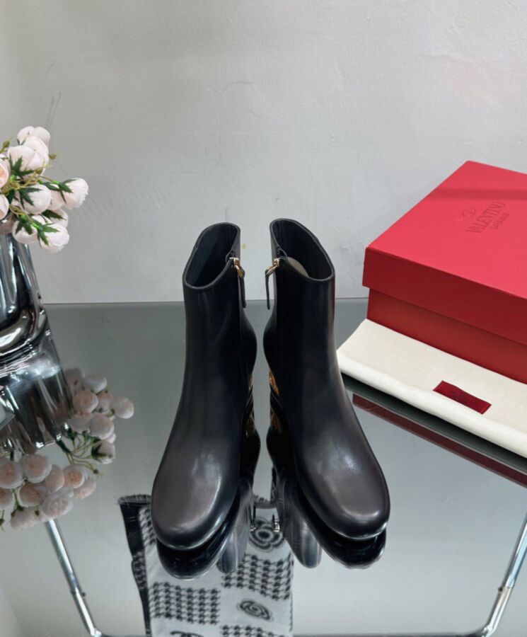 Valen.tino Garavani Heritage, Calfskin Ankle Boot, Black 60MM Boot, Luxury Leather Boots