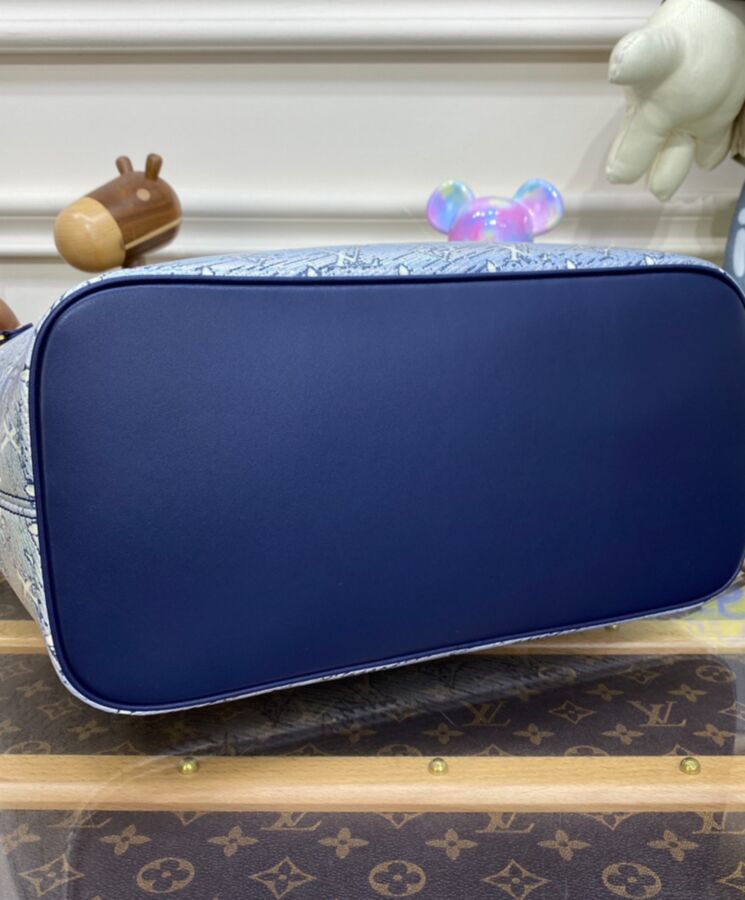 L.*V Neverfull MM M22921 Blue