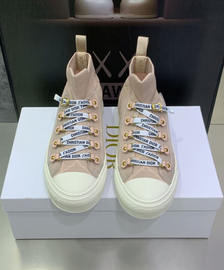 Di.ar Women's Walk'n'Di.ar, Designer Sneakers, Macrocannage motif, Luxury Footwear