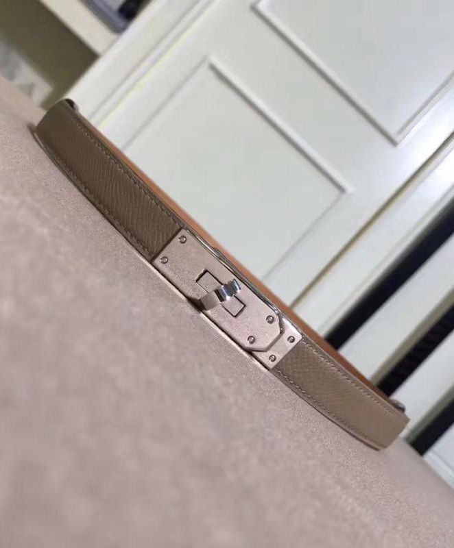 Her..mes Women’s Kelly belt Gray