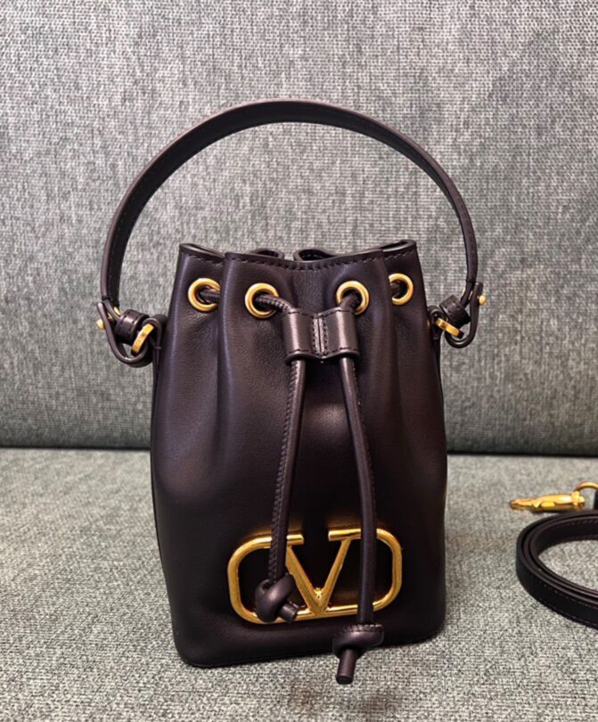 Valen.tino Mini Vlogo Signature Bucket Bag In Nappa Leather